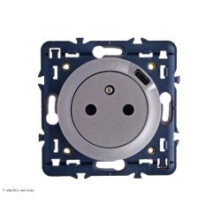 Prise de courant 2P+T Surface Céliane avec chargeur USB Type C - Titane - LEG68427