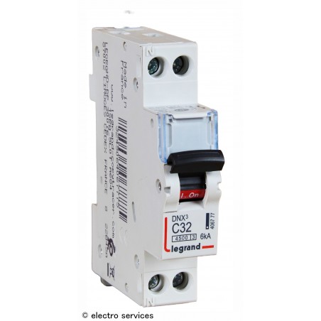 Disjoncteur 32A courbe C Legrand DNX³ 406777 – 1P+N 6kA 1 module