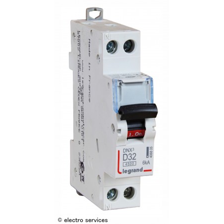 Disjoncteur 32A courbe D Legrand DNX³ 406805 – 1P+N 6kA 1 module