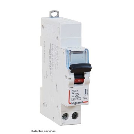 Disjoncteur 32A courbe C Legrand DNX³ 406886 – 1P+N auto-vis 6kA 1 module