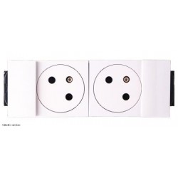 Prise 2x2P+T Surface pour goulotte clippage direct Mosaic Legrand - Blanc - LEG077102L