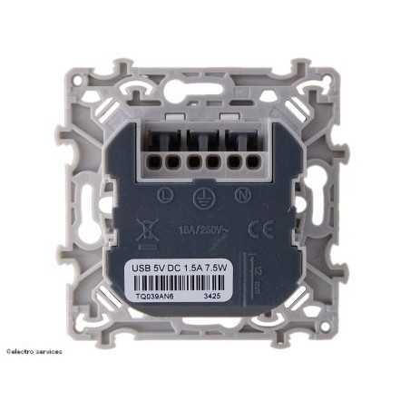Prise de Courant affleurante 2P+T + USB-C Hager Essensya face arrière