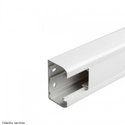 Goulotte électrique 50x105 mm Legrand 075602 – longueur 2m à clippage