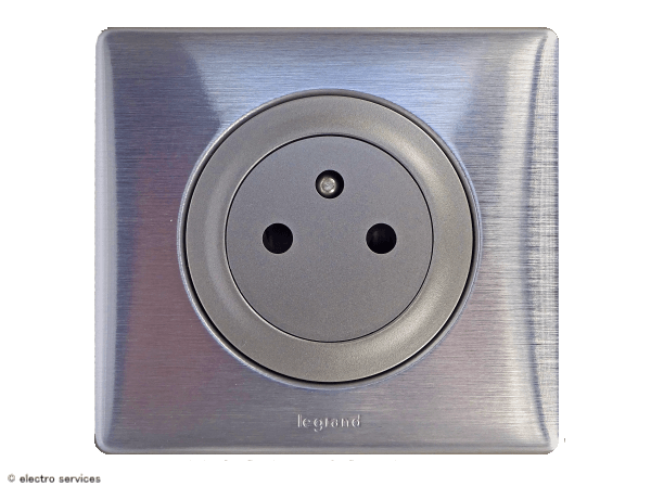 Plaque Legrand 82120 SAGANE Alumine Argent - Pour Interrupteur/prise - Occasion